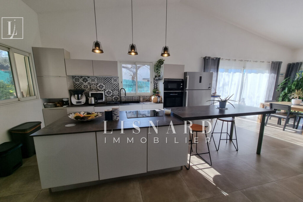 vente villa 6 Pièce(s) – 6 pièces – 5 chambres – 126.00 m²