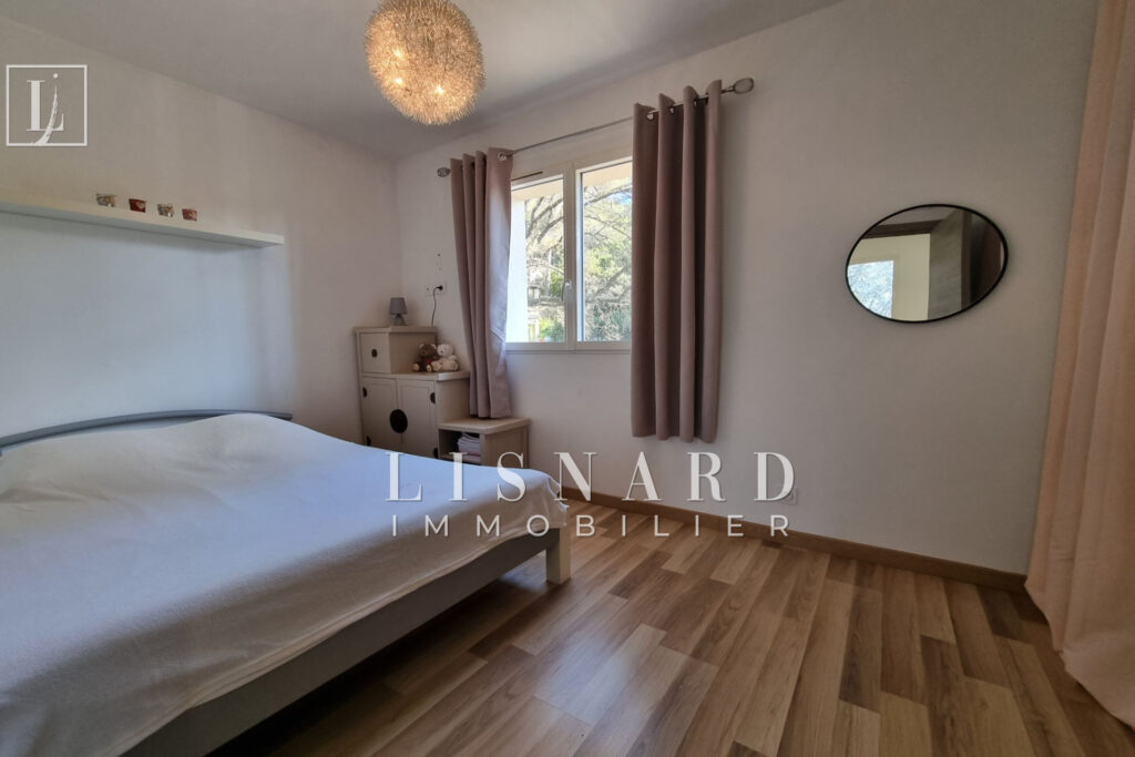 vente villa 6 Pièce(s) – 6 pièces – 5 chambres – 126.00 m²