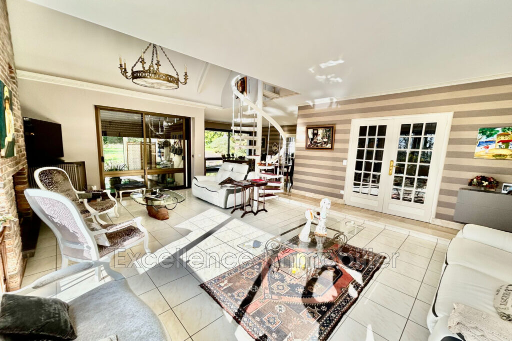 vente maison 10 Pièce(s) – 10 pièces – 5 chambres – 320.00 m²