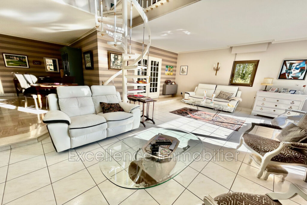 vente maison 10 Pièce(s) – 10 pièces – 5 chambres – 320.00 m²