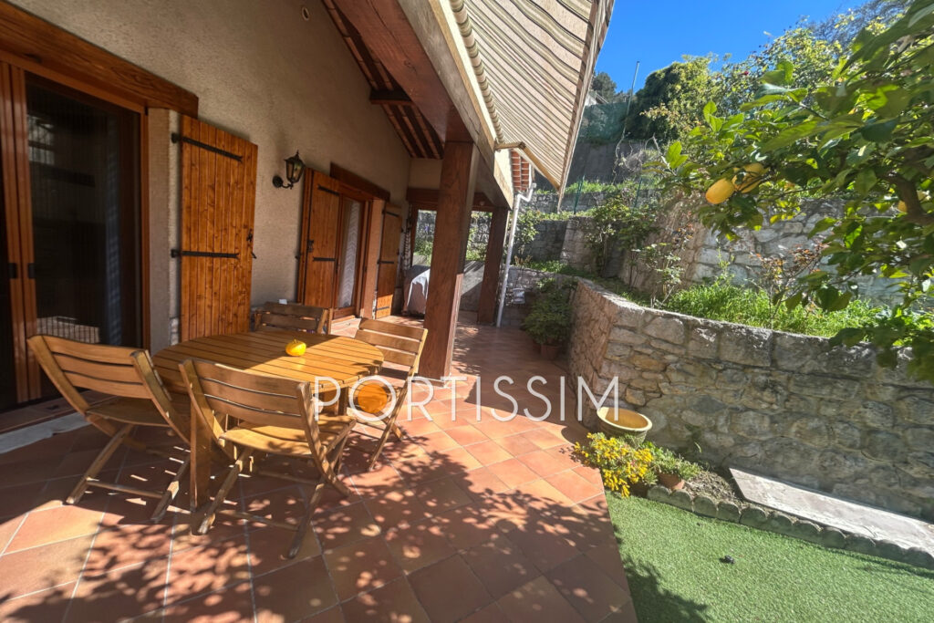NICE/LA TRINITE/MAISON DE MAÇON INDIVIDUELLE/4PIECES/CALME – 5 pièces – 3 chambres – 115.00 m²