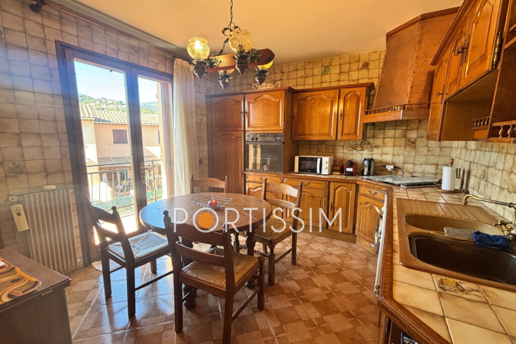 NICE/LA TRINITE/MAISON DE MAÇON INDIVIDUELLE/4PIECES/CALME – 5 pièces – 3 chambres – 115.00 m²