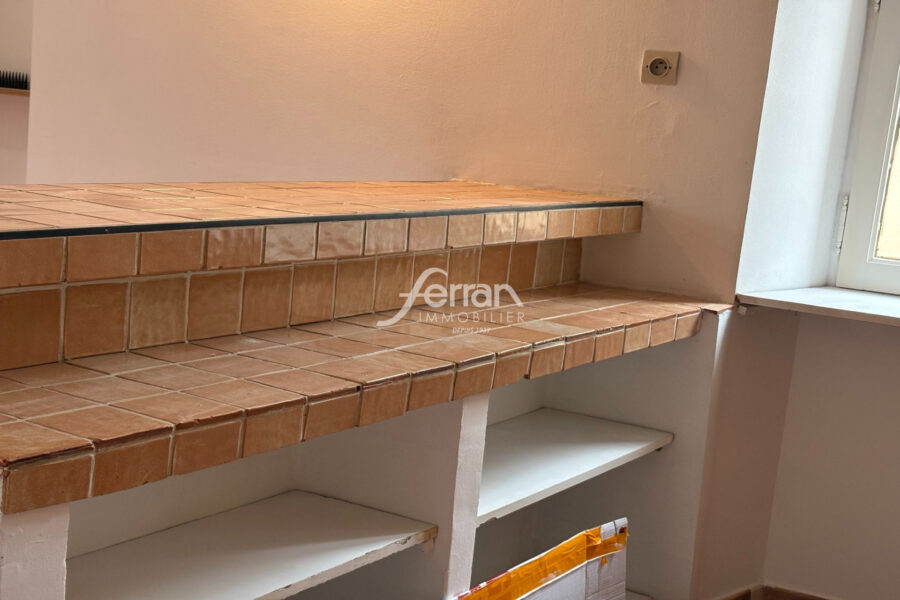 Appartement à louer à Salernes