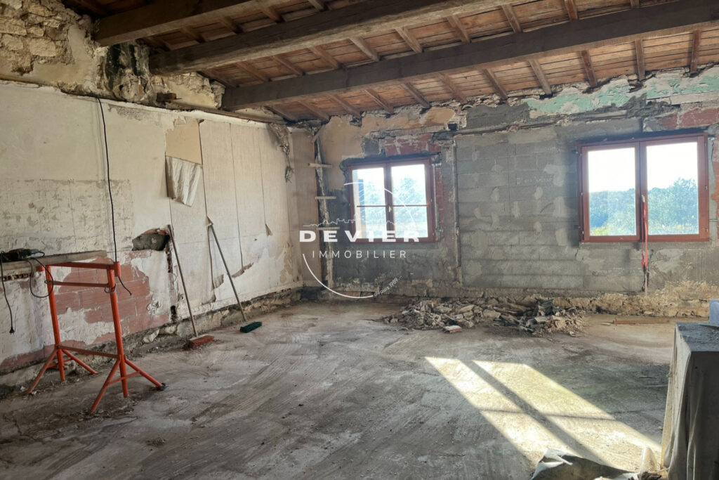 vente maison de village 5 Pièce(s) – 5 pièces – 2 chambres – 131.00 m²