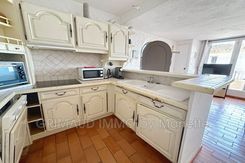 Bel appartement au calme, dans une résidence avec piscine. – 3 pièces – 2 chambres – 49.67 m²