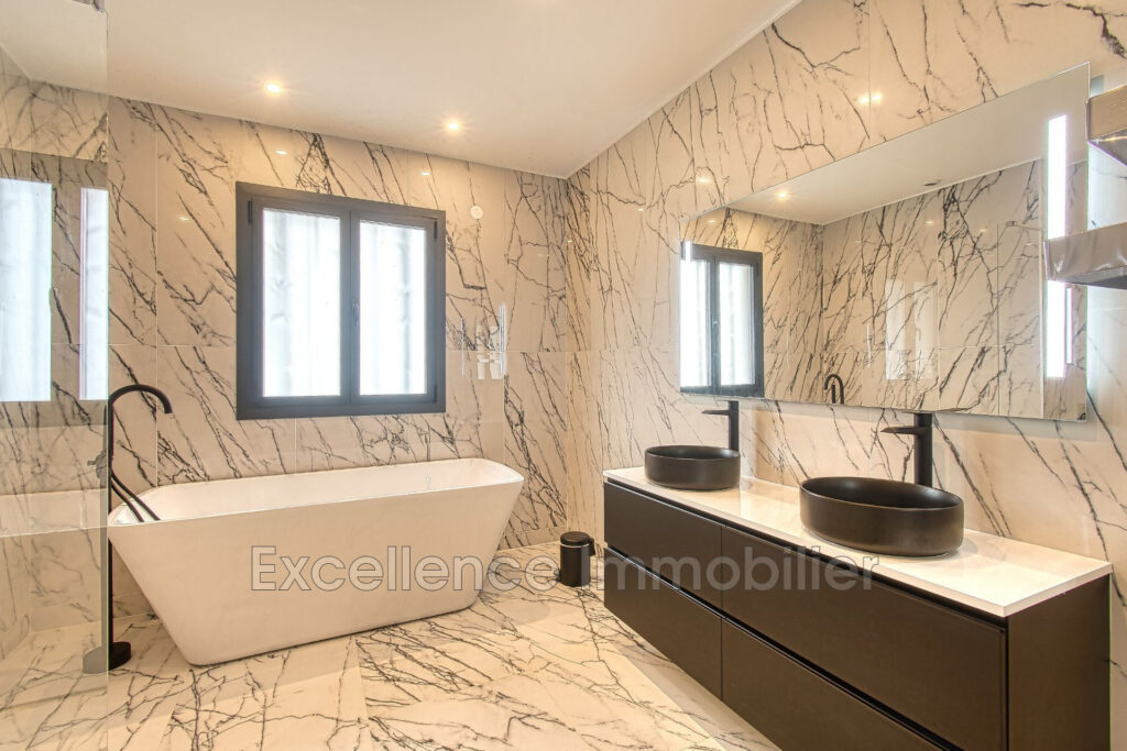 vente propriété 8 Pièce(s) – 8 pièces – 5 chambres – 235.00 m²