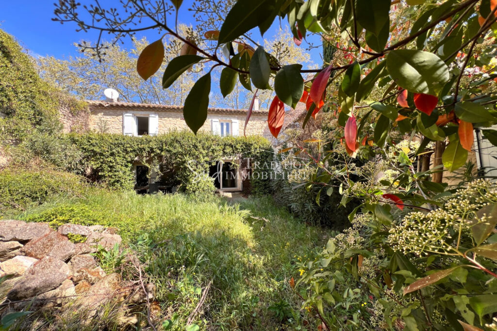 EXCLUSIVITE – MAISON ANCIENNE – MAUSSANE LES ALPILLES – NR pièces – 3 chambres – 140.00 m²