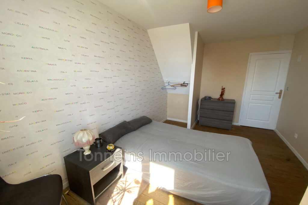 Maison de ville 3CH avec cour – 4 pièces – 3 chambres – 105.00 m²