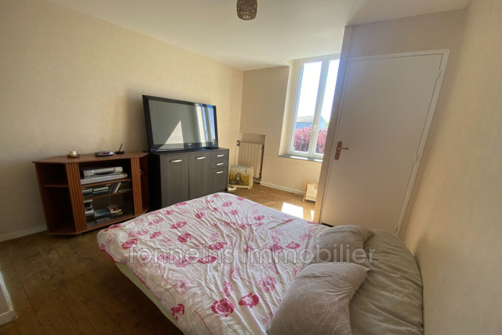 Maison de ville 3CH avec cour – 4 pièces – 3 chambres – 105.00 m²