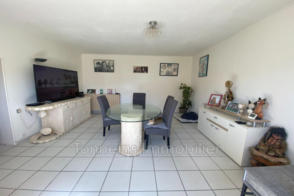 Maison de ville 3CH avec cour – 4 pièces – 3 chambres – 105.00 m²