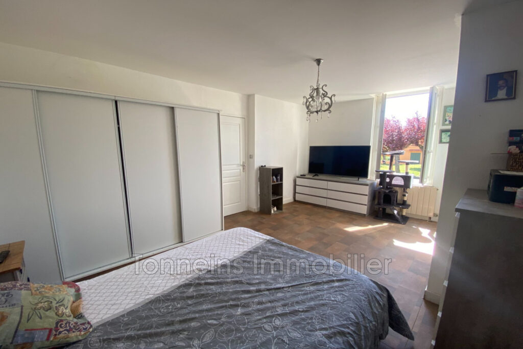 Maison de ville 3CH avec cour – 4 pièces – 3 chambres – 105.00 m²