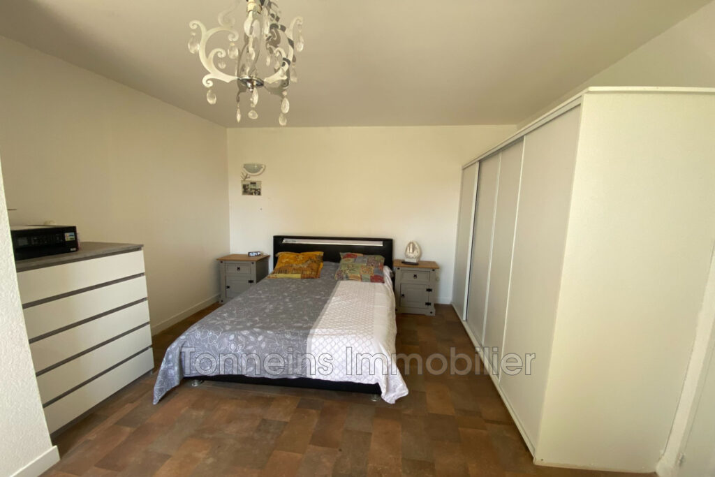 Maison de ville 3CH avec cour – 4 pièces – 3 chambres – 105.00 m²