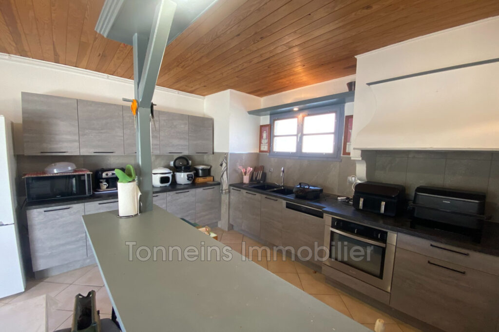 Maison de ville 3CH avec cour – 4 pièces – 3 chambres – 105.00 m²