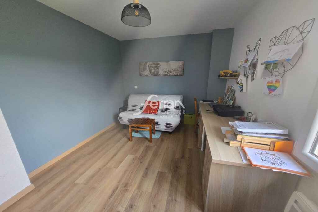 A vendre à Villecroze villa 3ch avec T2 indépendant  – 4 pièces – 3 chambres – 118.00 m²