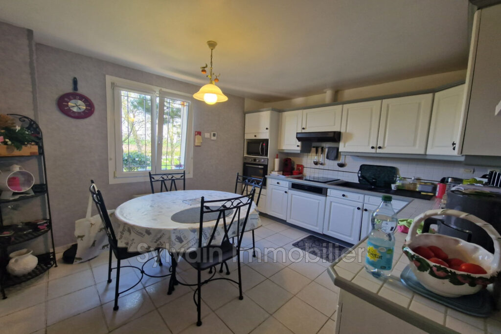 vente maison 6 Pièce(s) – 6 pièces – 3 chambres – 130.00 m²