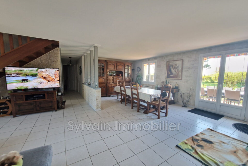 vente maison 6 Pièce(s) – 6 pièces – 3 chambres – 130.00 m²