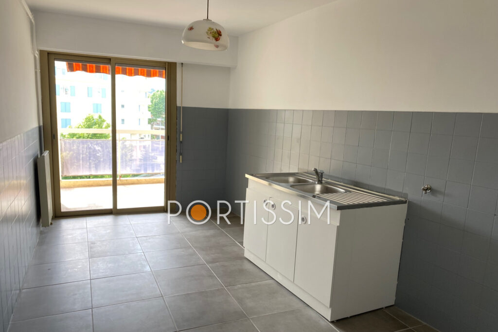 Cagnes-Sur-Mer / appartement 3 pièces / proche mer / parking – 3 pièces – 2 chambres – 73.50 m²
