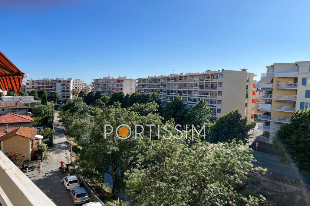 Cagnes-Sur-Mer / appartement 3 pièces / proche mer / parking – 3 pièces – 2 chambres – 73.50 m²