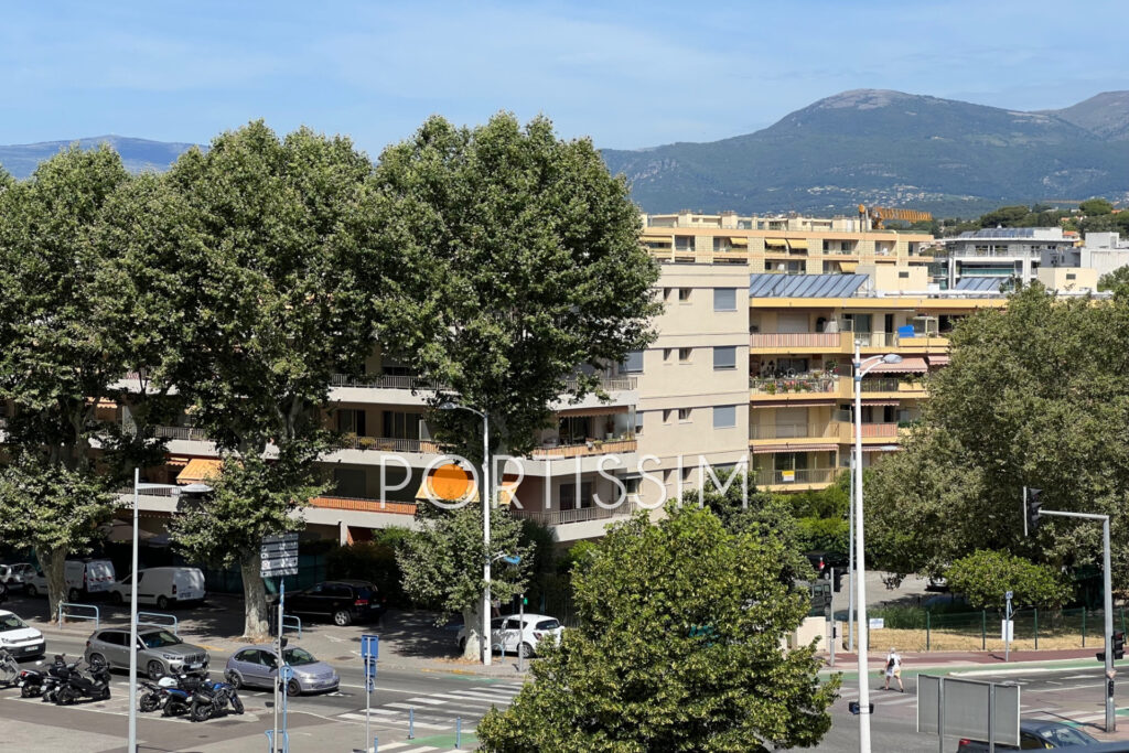 Cagnes-Sur-Mer / appartement 3 pièces / proche mer / parking – 3 pièces – 2 chambres – 73.50 m²