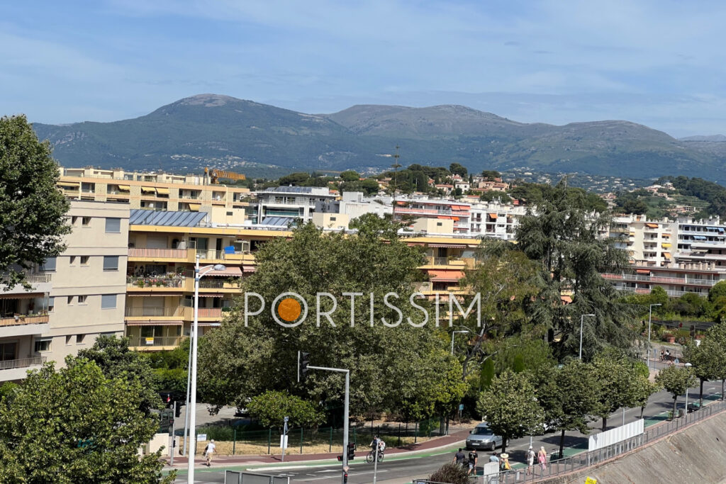 Cagnes-Sur-Mer / appartement 3 pièces / proche mer / parking – 3 pièces – 2 chambres – 73.50 m²