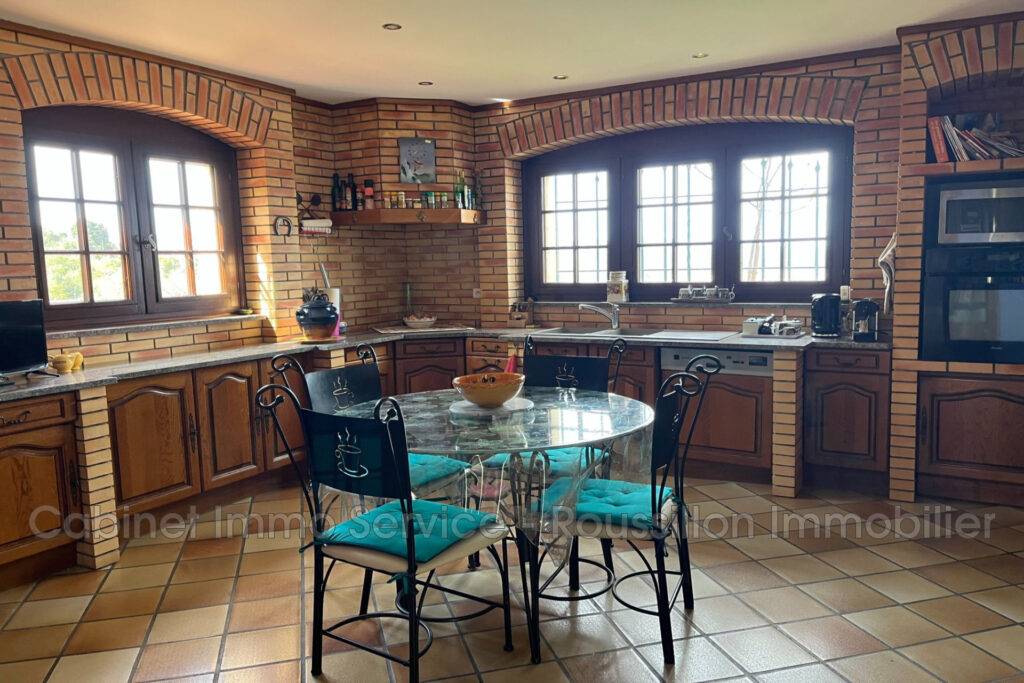 vente propriété – NR pièces – 5 chambres – 177.71 m²