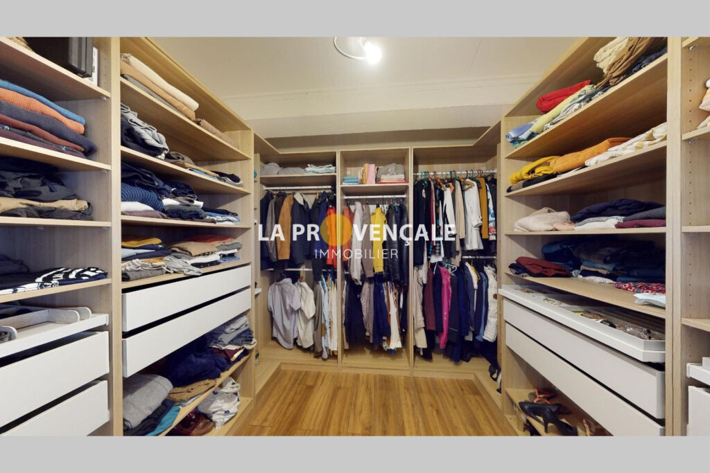 vente maison 7 Pièce(s) – 7 pièces – 5 chambres – 200.00 m²