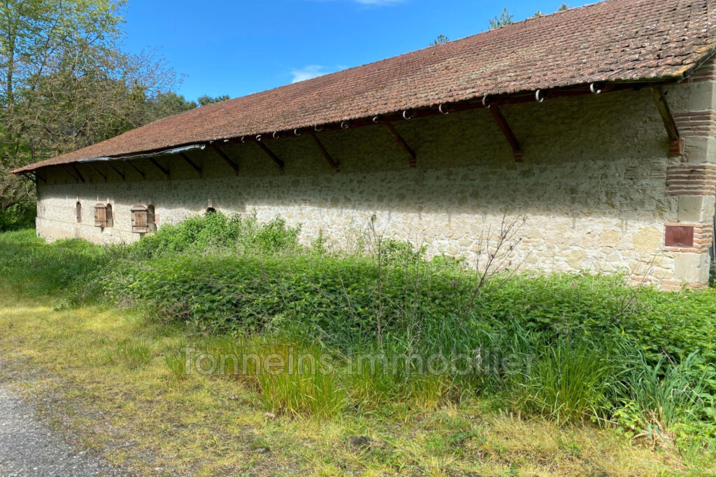À vendre  Grange en pierre de 500 m² à rénover avec terrain d – 1 pièce – NR chambres – 500.00 m²