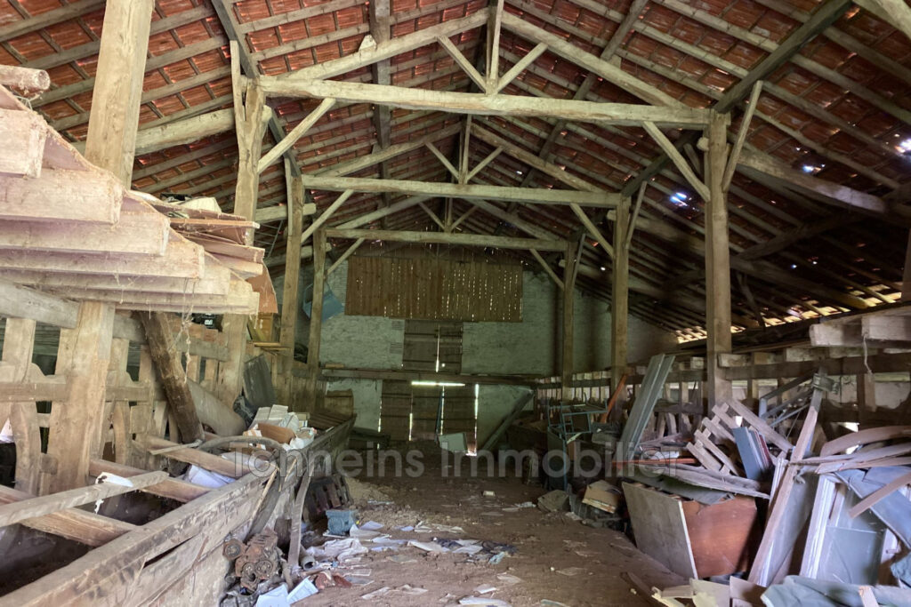 À vendre  Grange en pierre de 500 m² à rénover avec terrain d – 1 pièce – NR chambres – 500.00 m²
