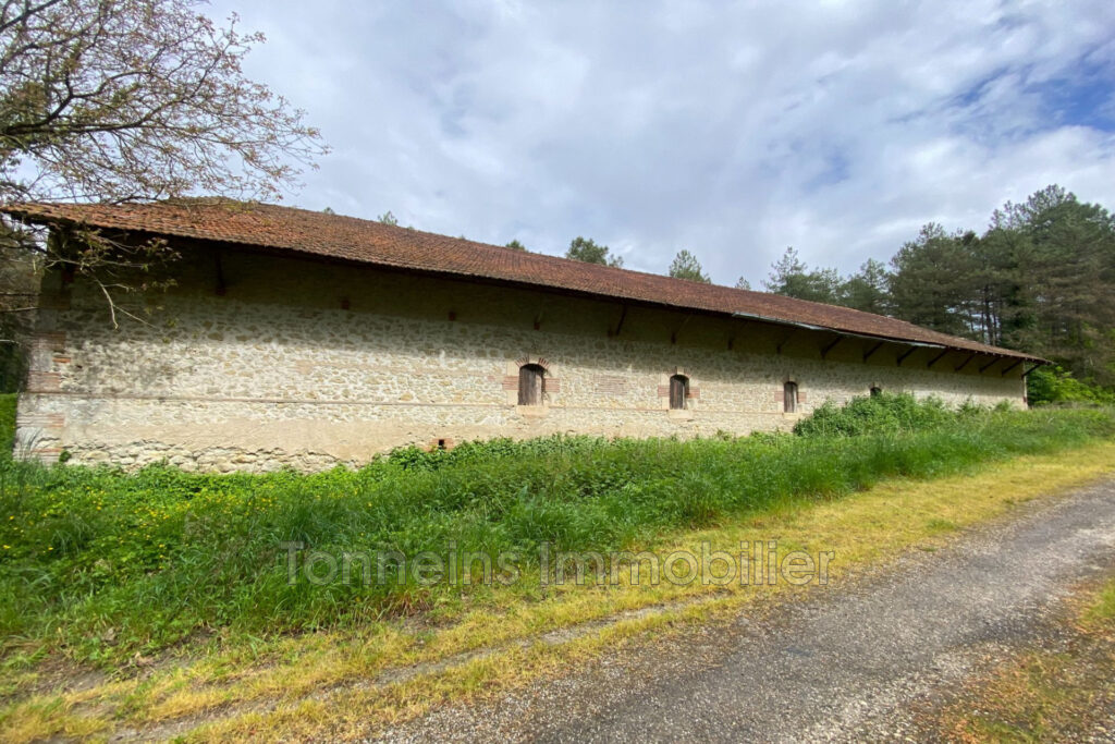 À vendre  Grange en pierre de 500 m² à rénover avec terrain d – 1 pièce – NR chambres – 500.00 m²