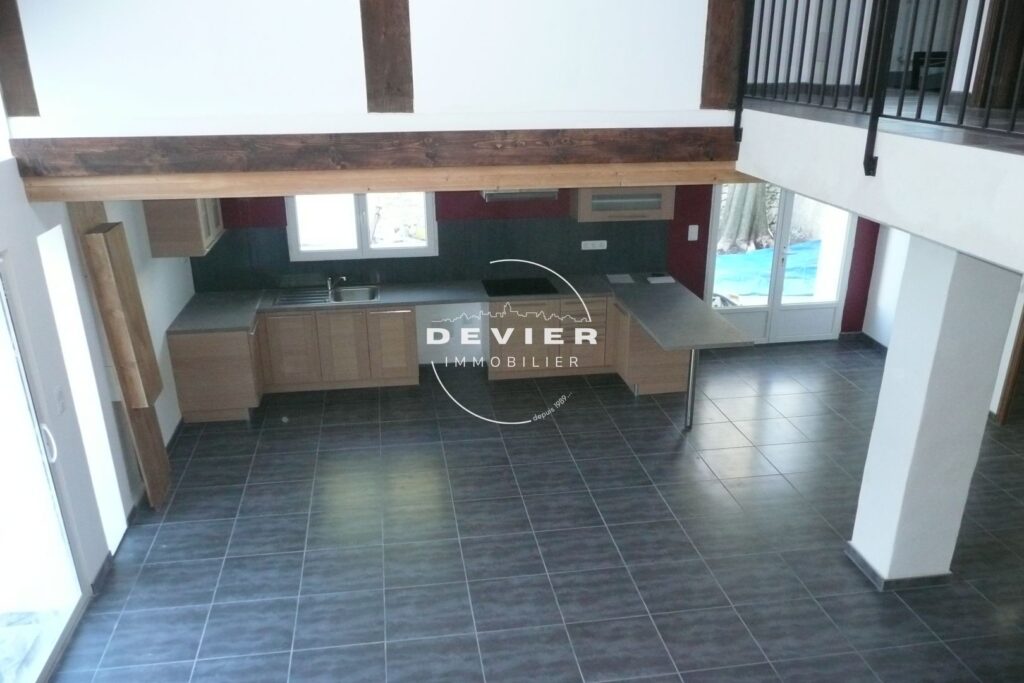 vente maison de village 4 Pièce(s) – 4 pièces – 3 chambres – 128.00 m²