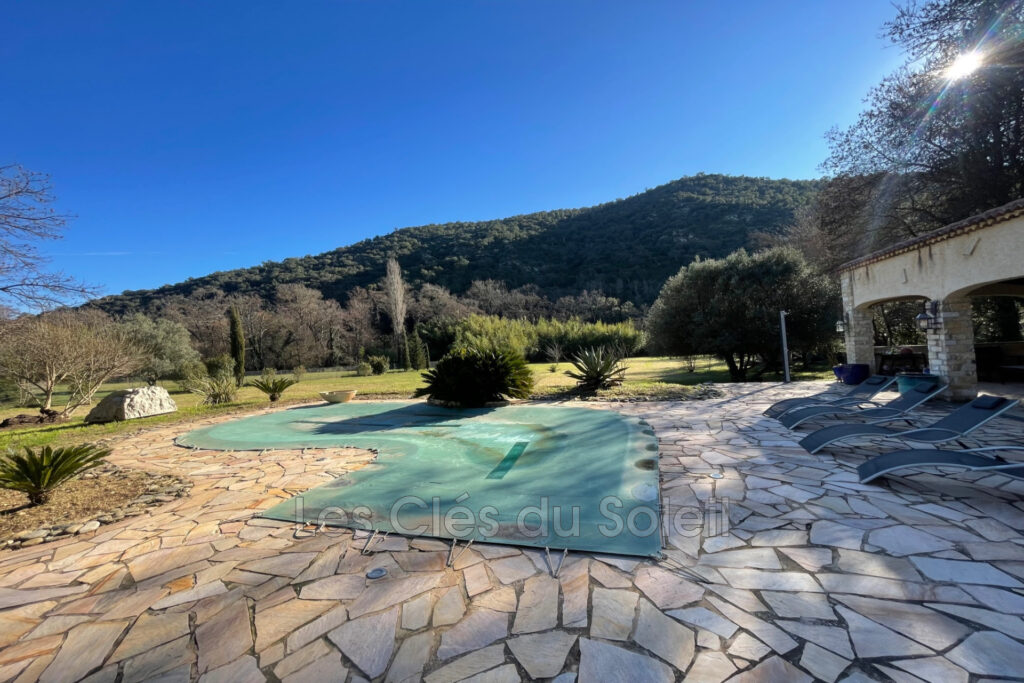 vente villa 5 Pièce(s) – 5 pièces – 4 chambres – 166.00 m²