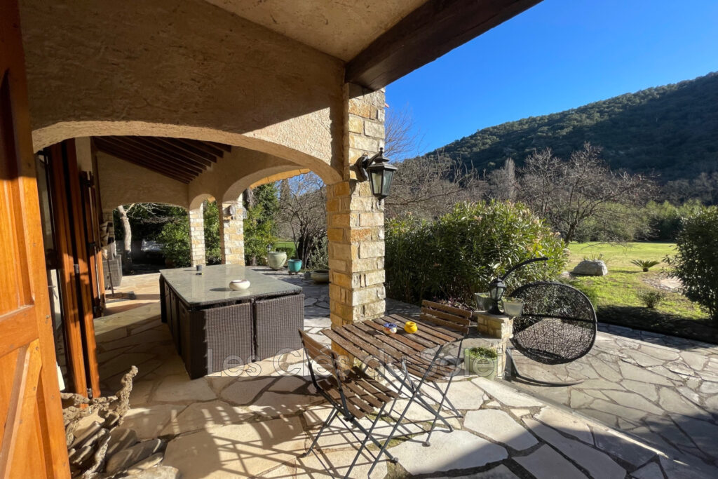 vente villa 5 Pièce(s) – 5 pièces – 4 chambres – 166.00 m²