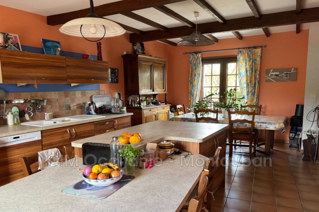 vente maison 6 Pièce(s) – 6 pièces – 5 chambres – 145.00 m²