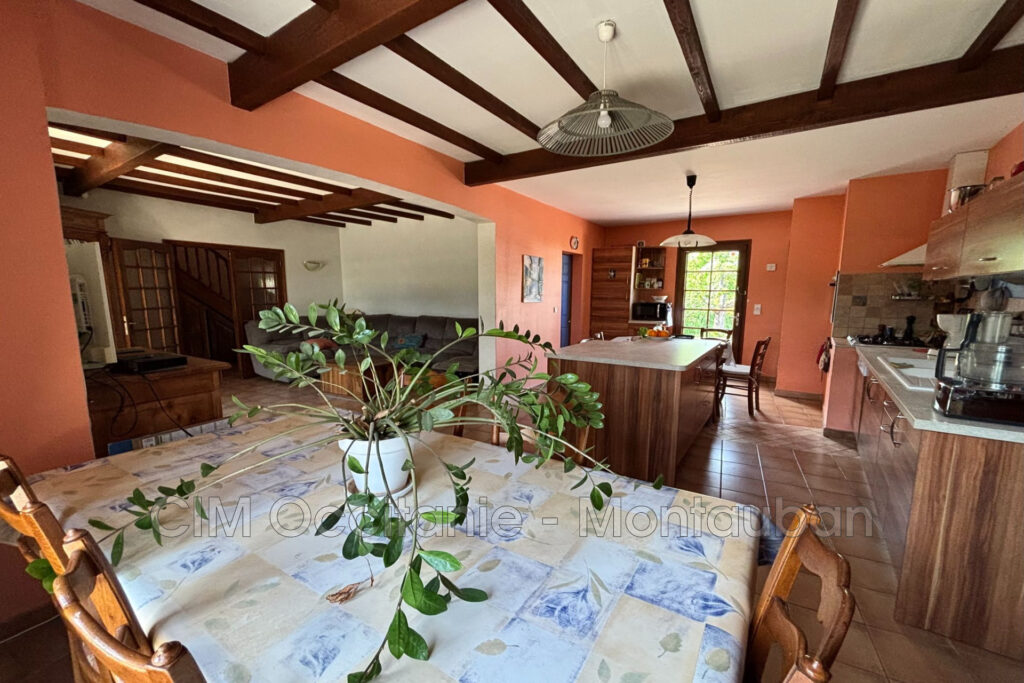 vente maison 6 Pièce(s) – 6 pièces – 5 chambres – 145.00 m²