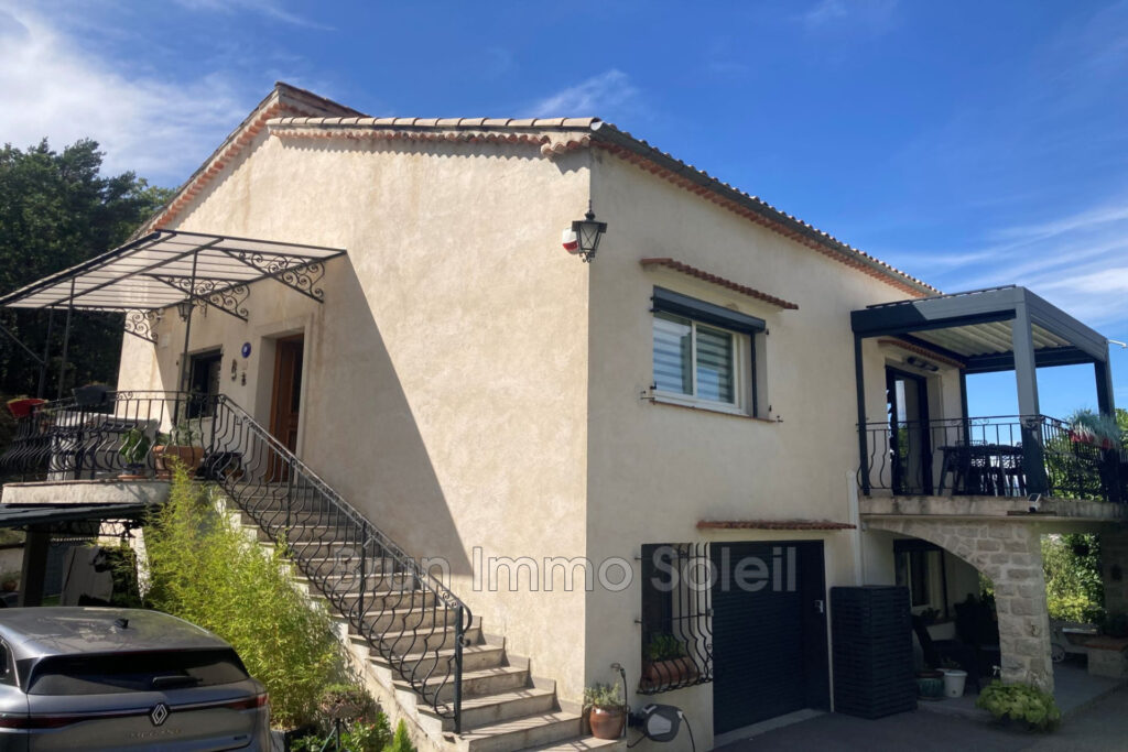 vente villa 4 Pièce(s) – 4 pièces – 3 chambres – 135.00 m²