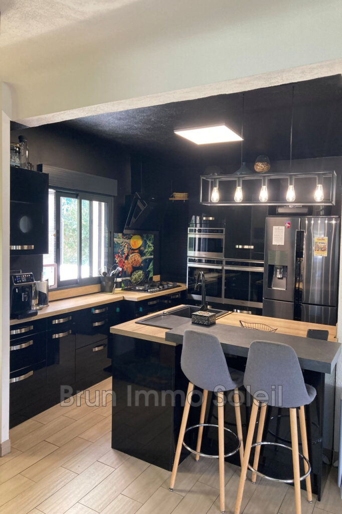 vente villa 4 Pièce(s) – 4 pièces – 3 chambres – 135.00 m²