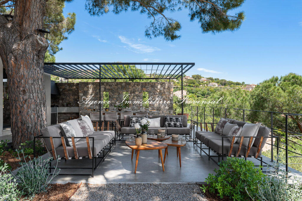 vente villa 6 Pièce(s) – 6 pièces – 5 chambres – 360.00 m²