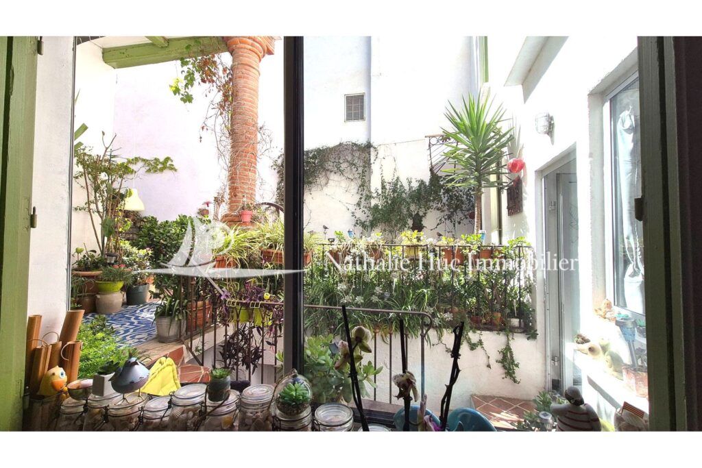 vente  – NR pièces – 7 chambres – 366.00 m²