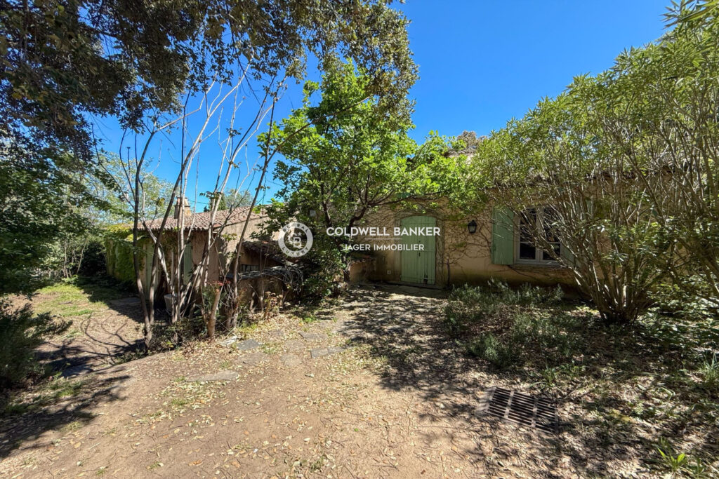 Propriété de 2,7 hectares avec maison à rénover de 300m2 + mai – 8 pièces – 7 chambres – 4  – 850.00 m²