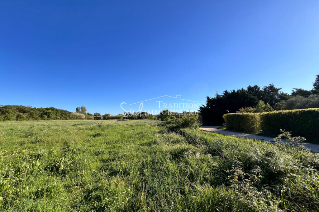 EN CAMPAGNE DE MAUSSANE LES ALPILLES AVEC VUE  – 7 pièces – 4 chambres – 180.00 m²