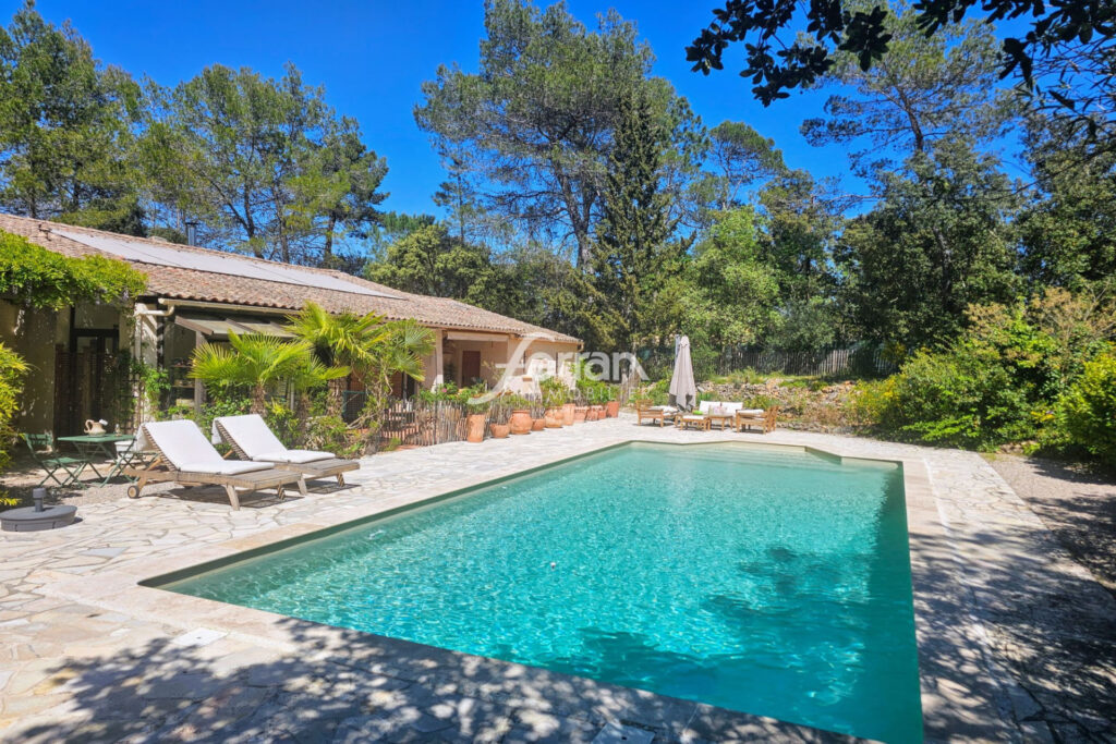 A VENDRE MAISON FAMILIALE DE 200 M² EN PLEINE NATURE AVEC APPA – 7 pièces – 5 chambres – 200.00 m²