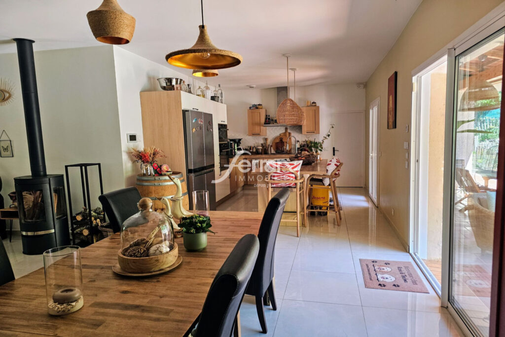 A VENDRE MAISON FAMILIALE DE 200 M² EN PLEINE NATURE AVEC APPA – 7 pièces – 5 chambres – 200.00 m²
