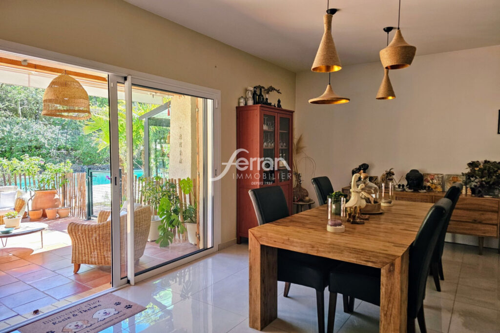 A VENDRE MAISON FAMILIALE DE 200 M² EN PLEINE NATURE AVEC APPA – 7 pièces – 5 chambres – 200.00 m²