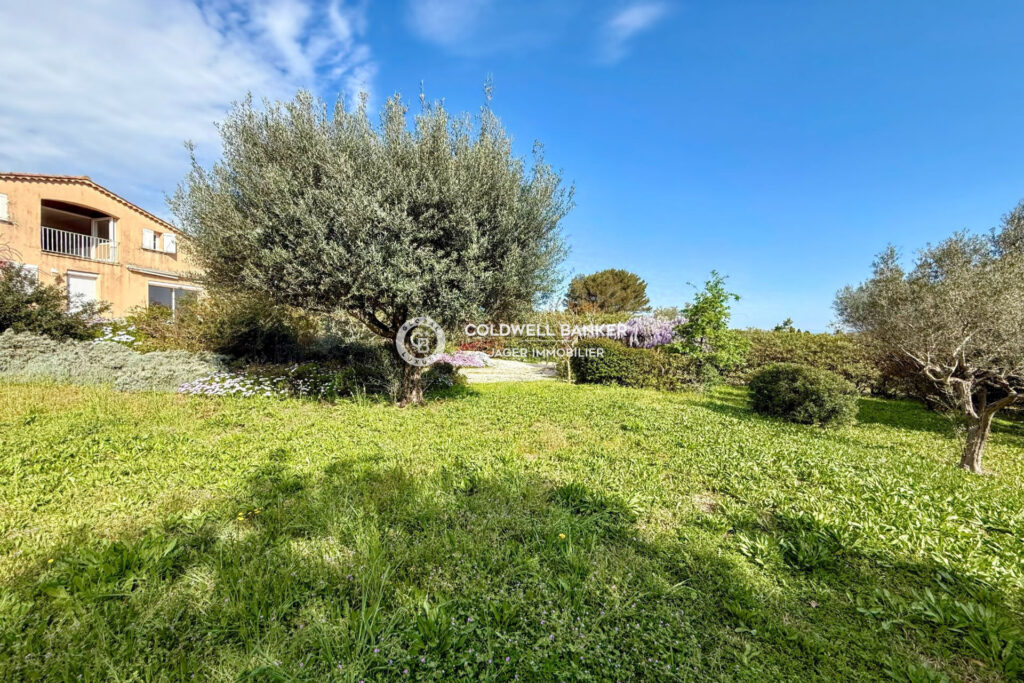 Villa 195m2 à rénover sur terrain 2200m2 à proximité du villag – 7 pièces – 6 chambres – 4  – 190.00 m²