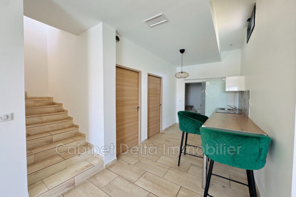 Villa contemporaine, au calme, vue mer, La Garde. – NR pièces – 4 chambres – 150.00 m²