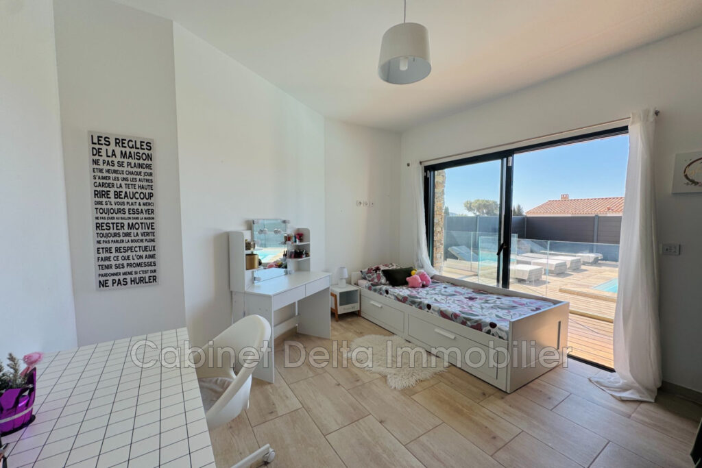 Villa contemporaine, au calme, vue mer, La Garde. – NR pièces – 4 chambres – 150.00 m²