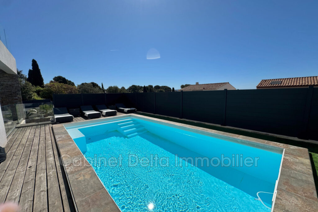 Villa contemporaine, au calme, vue mer, La Garde. – NR pièces – 4 chambres – 150.00 m²