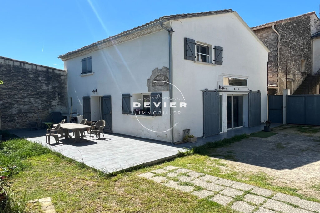 vente maison de village 4 Pièce(s) – 4 pièces – 3 chambres – 128.00 m²