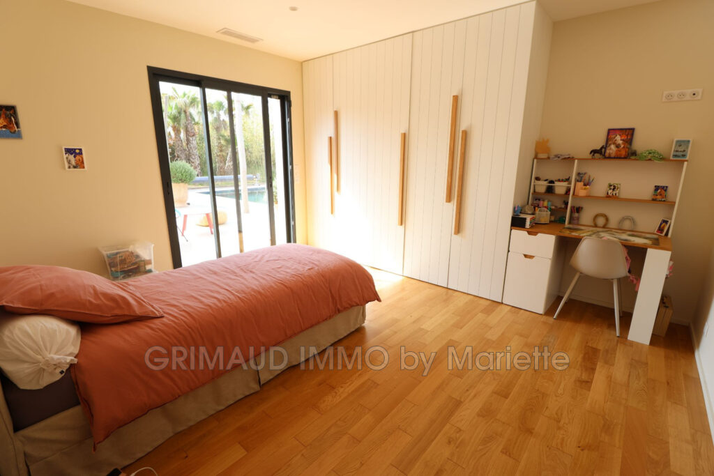 belle villa recente avec piscine et 4 chambres – 5 pièces – 4 chambres – 165.00 m²