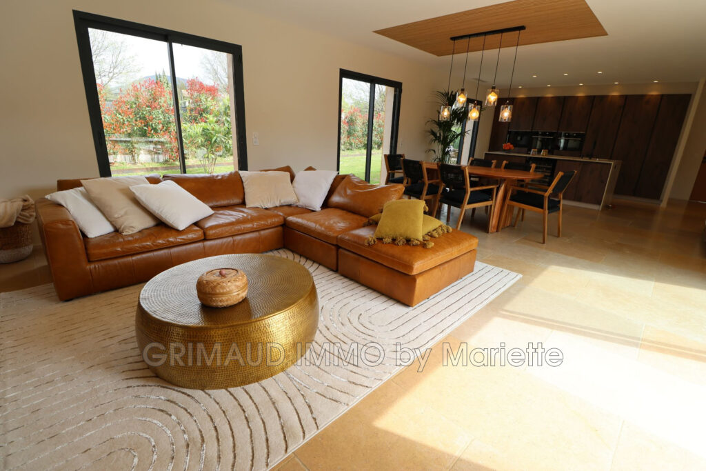 belle villa recente avec piscine et 4 chambres – 5 pièces – 4 chambres – 165.00 m²